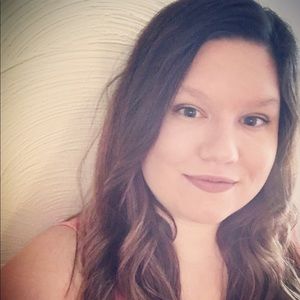 Meet your Posher, Alysia